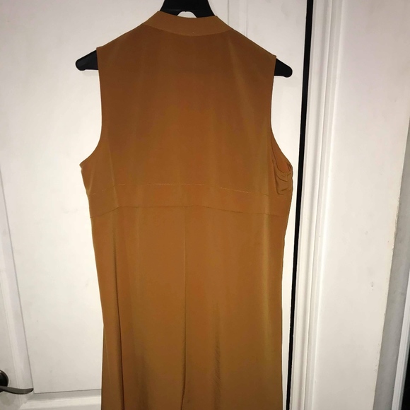 Miss Mira Clothing - Picture 2 of 2